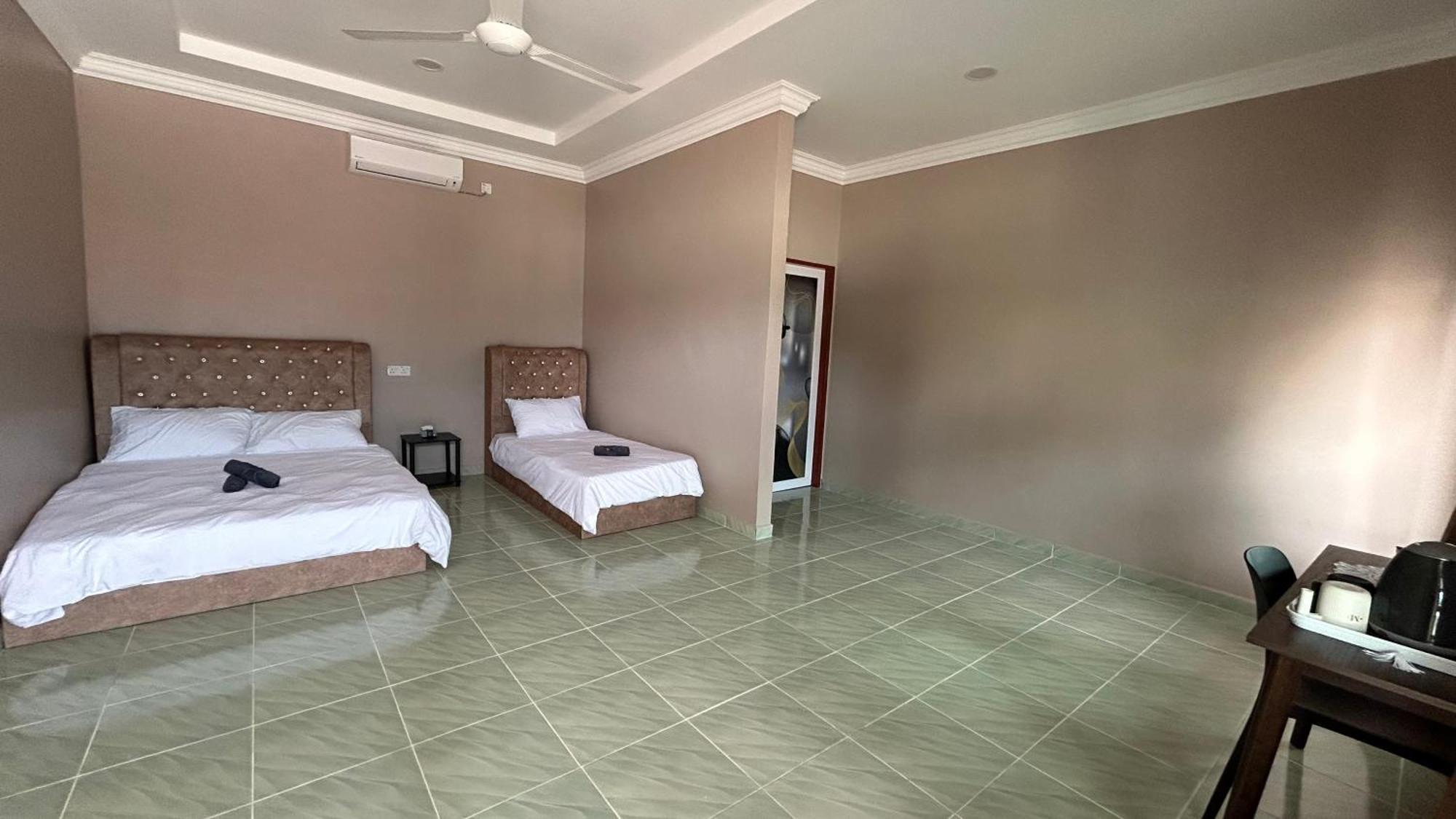 Sasuka Chalet Pantai Pandak Kuala Terengganu Extérieur photo